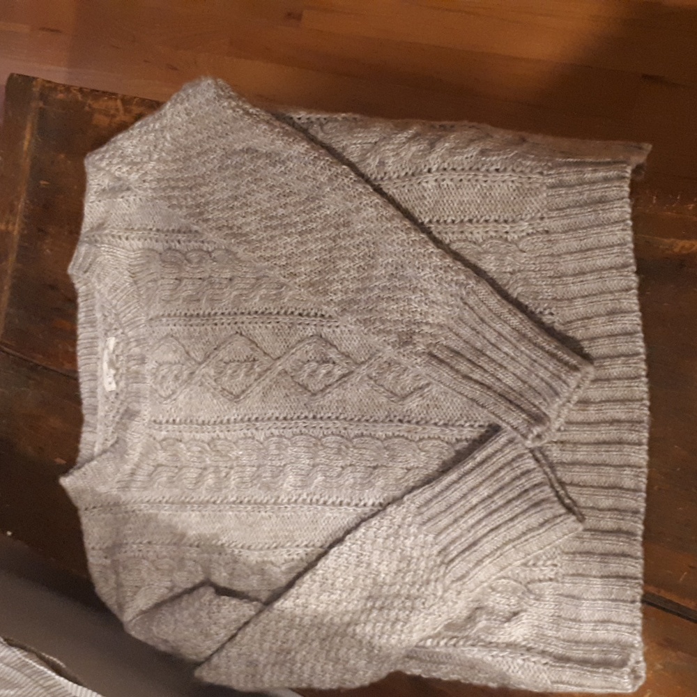 If It Were Me wool blend sweater. Tag size M, but more of a Small.